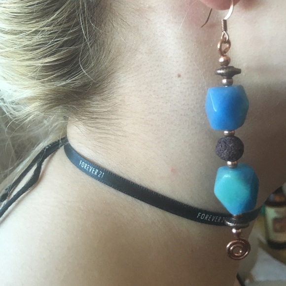 Dyed agate, lava stone, and copper earrings - Picture 4 of 4